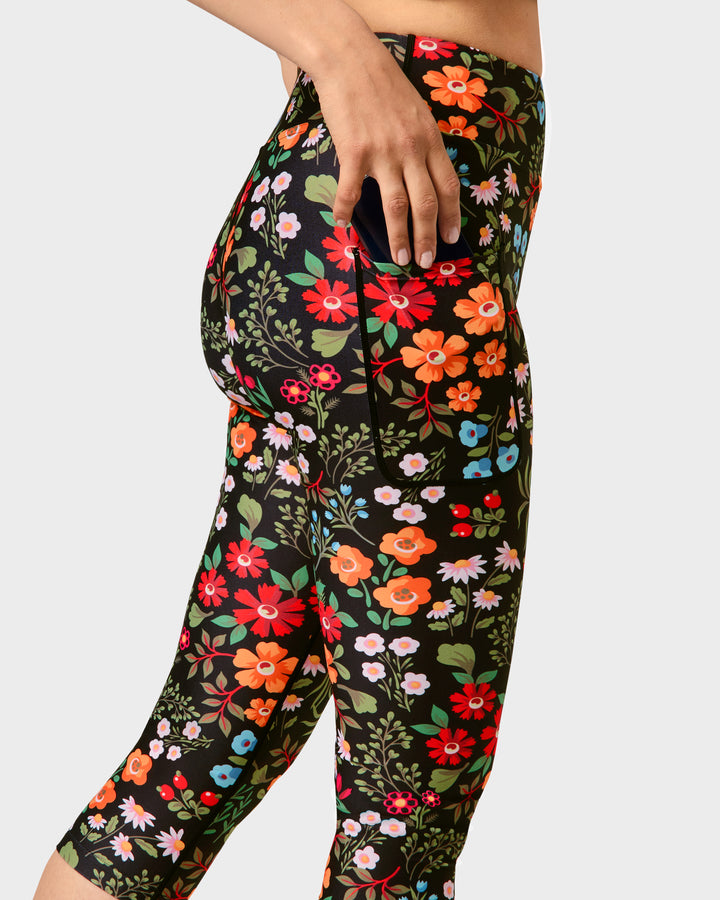 Signature Flara Capri