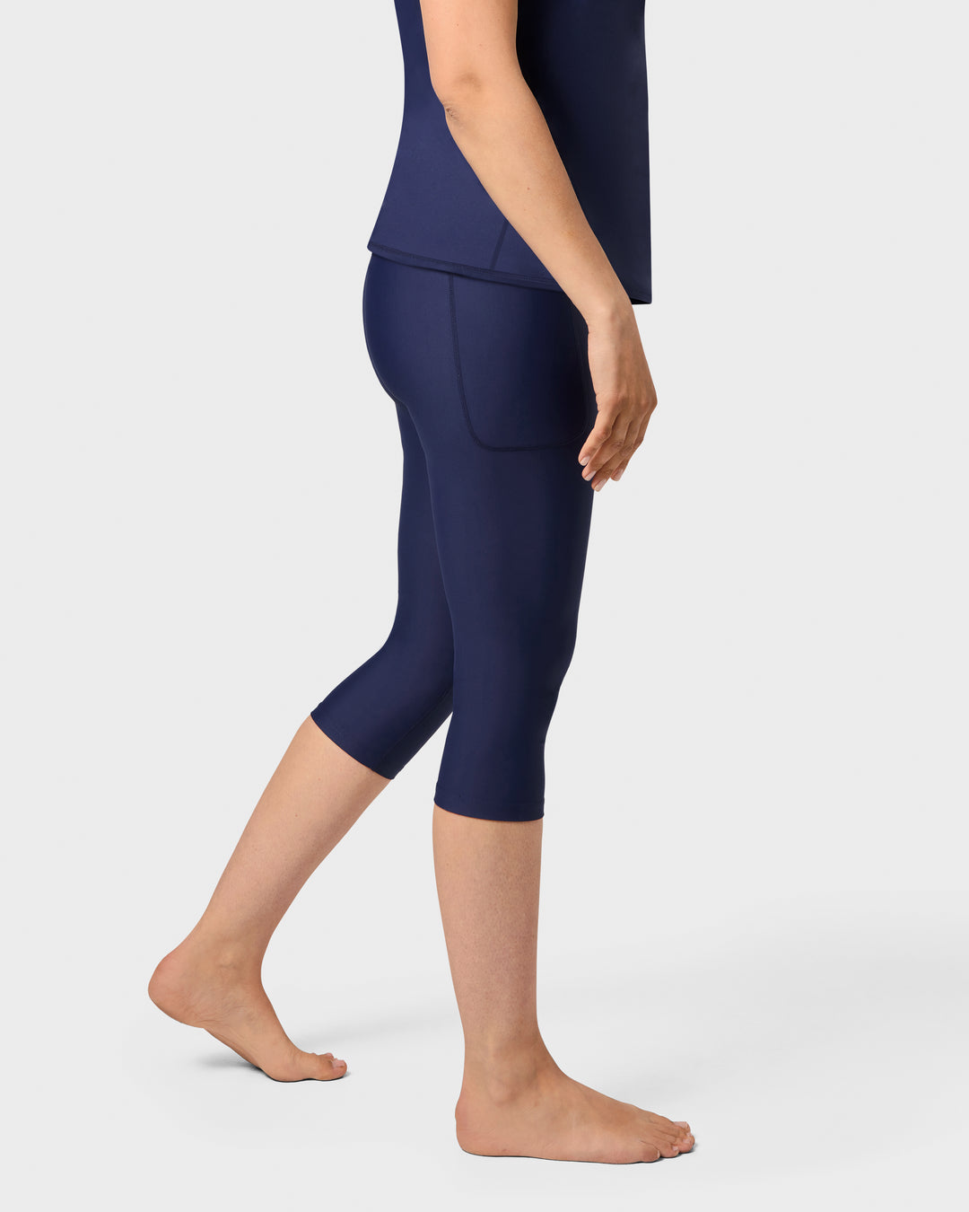 Signature Navy Capri